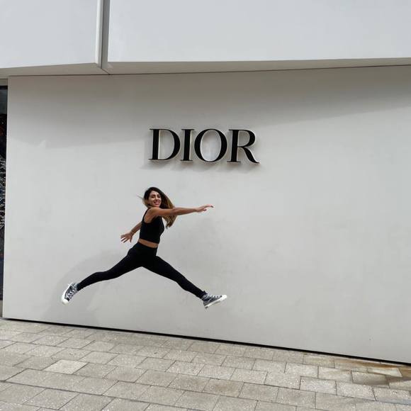 Meet your Posher, Neta - Picture 1 of 1